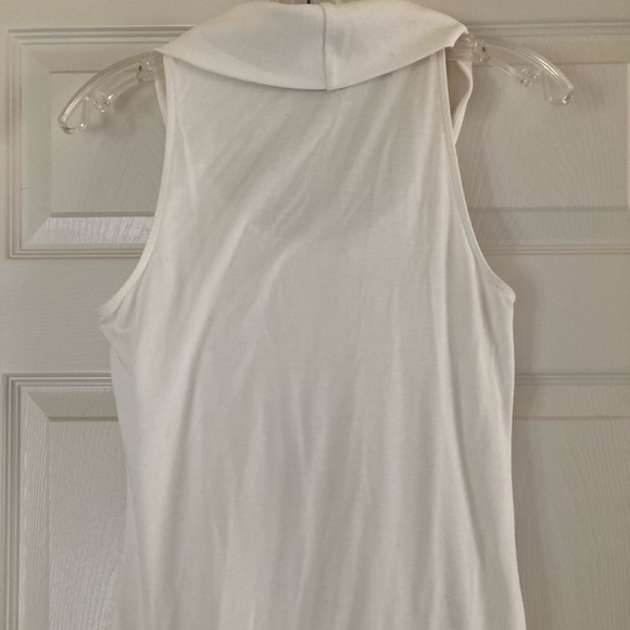 White House Black Market Cream Top - Picture 3 of 4